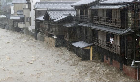 일본, 태풍 하기비스 강타